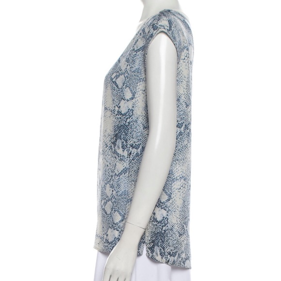 Silk Snakeskin design v-neck - Picture 2 of 3